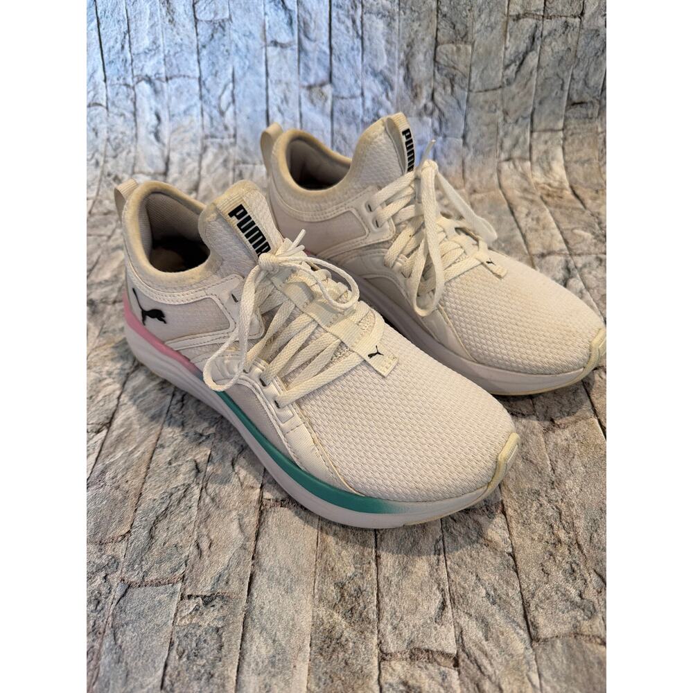 6C Puma white tennis shoes